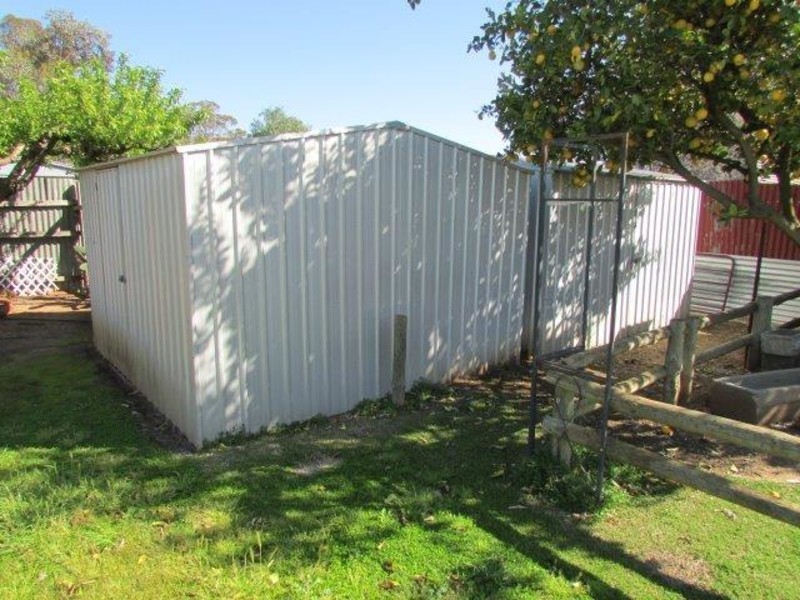 38 Deakin Street, Beulah VIC 3395