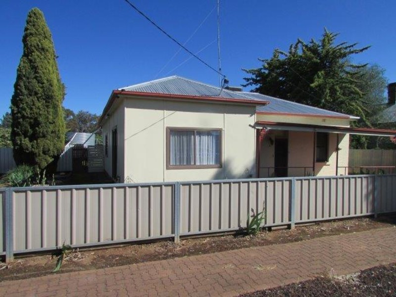 38 Deakin Street, Beulah VIC 3395