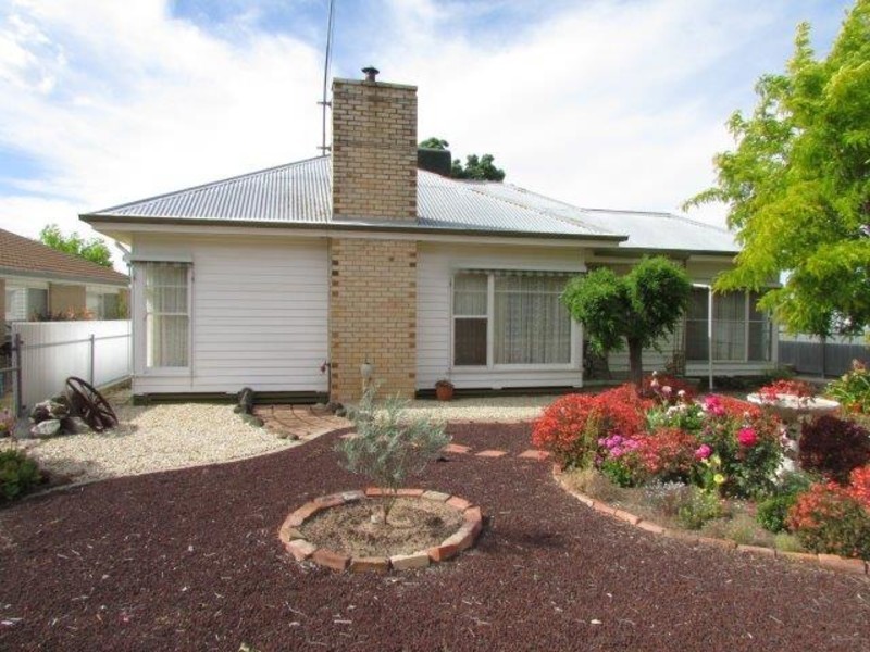 36 Tregear Street, Warracknabeal VIC 3393