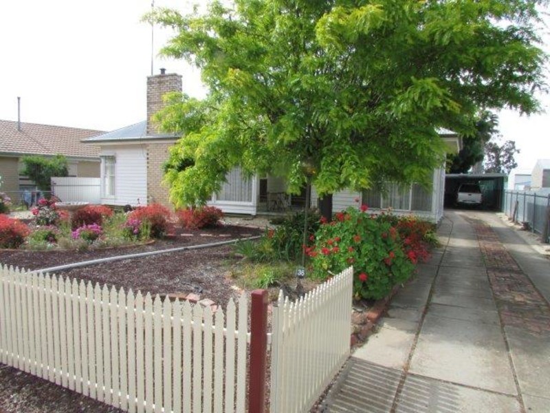 36 Tregear Street, Warracknabeal VIC 3393