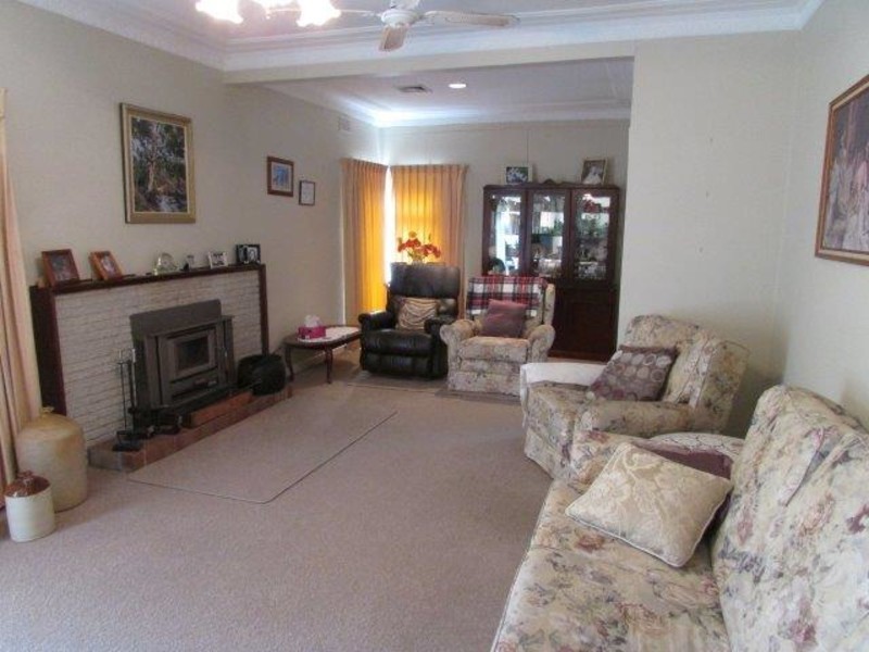 36 Tregear Street, Warracknabeal VIC 3393