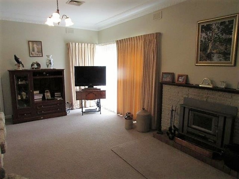 36 Tregear Street, Warracknabeal VIC 3393