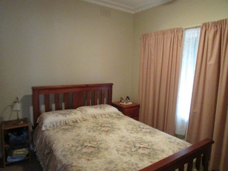 36 Tregear Street, Warracknabeal VIC 3393