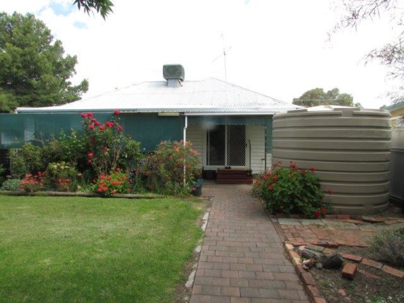 36 Tregear Street, Warracknabeal VIC 3393