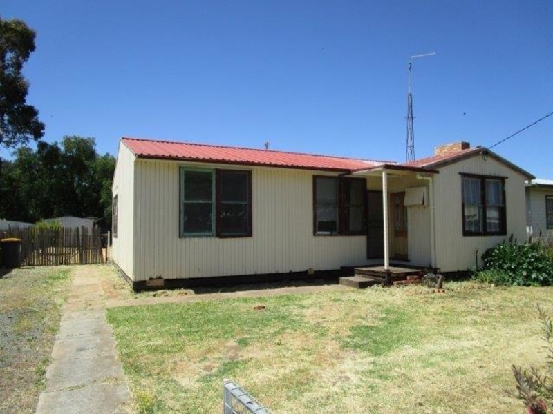 29 Walker Street, Donald VIC 3480