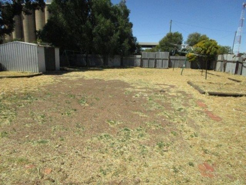 29 Walker Street, Donald VIC 3480