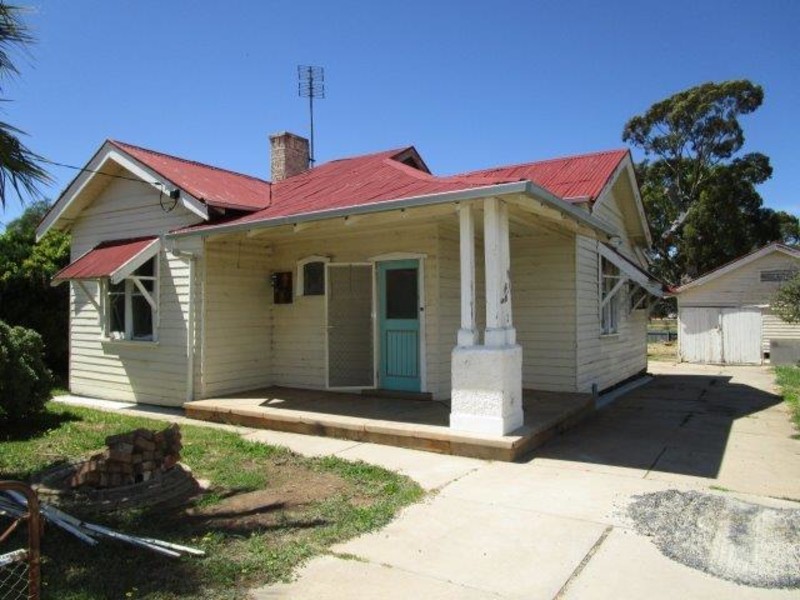 6 Inglewood Road, St Arnaud VIC 3478