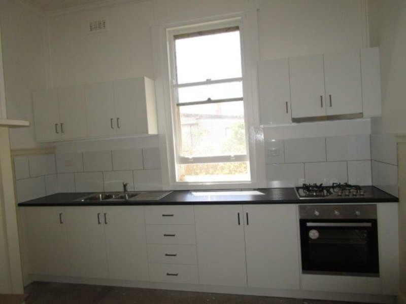 6 Inglewood Road, St Arnaud VIC 3478