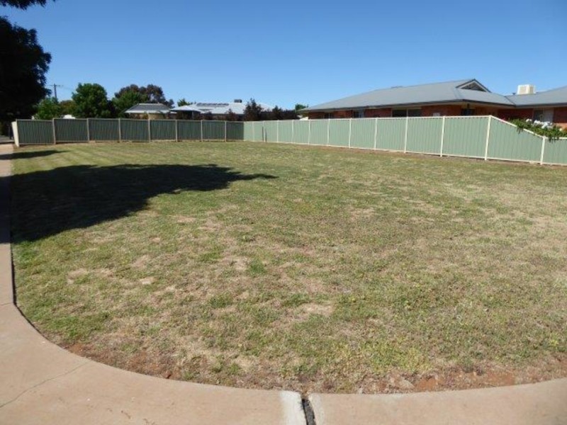 1 Athol Court, Donald VIC 3480