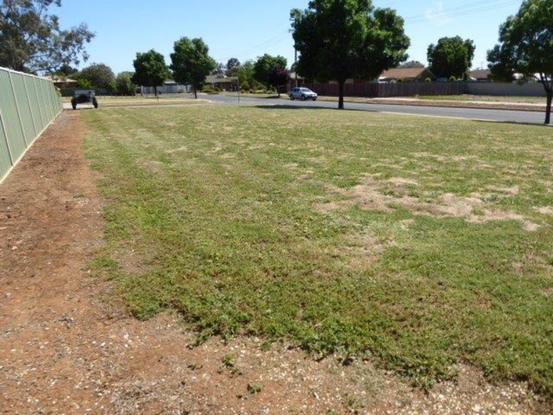 1 Athol Court, Donald VIC 3480