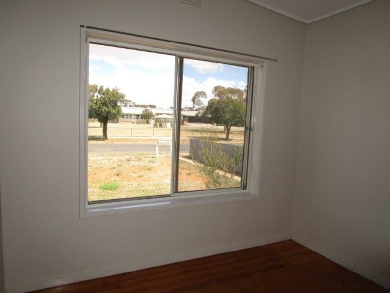 1/9 Camp Street, Donald VIC 3480