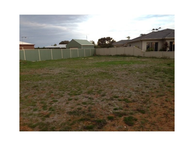 7 Athol Court, Donald VIC 3480