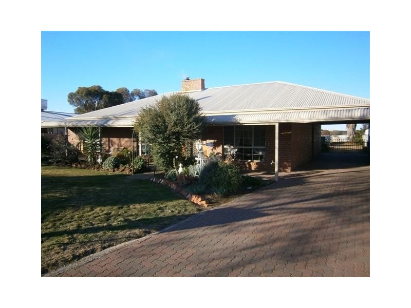 24 Elizabeth Street, Donald VIC 3480