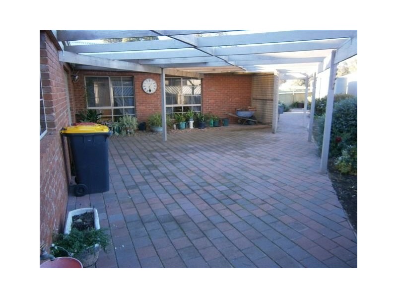 24 Elizabeth Street, Donald VIC 3480