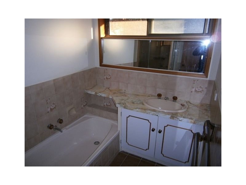 2 Houston Street, Donald VIC 3480