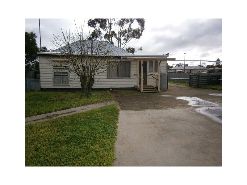 1 Noall Street, Warracknabeal VIC 3393