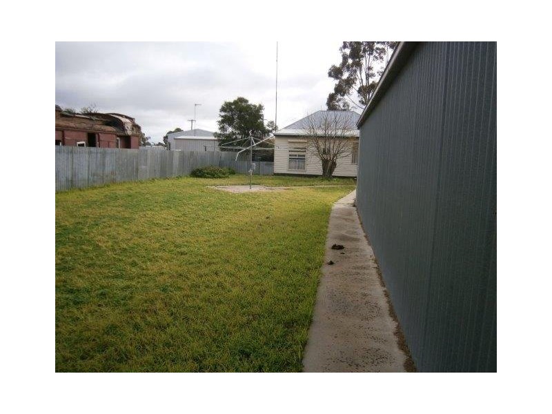 1 Noall Street, Warracknabeal VIC 3393