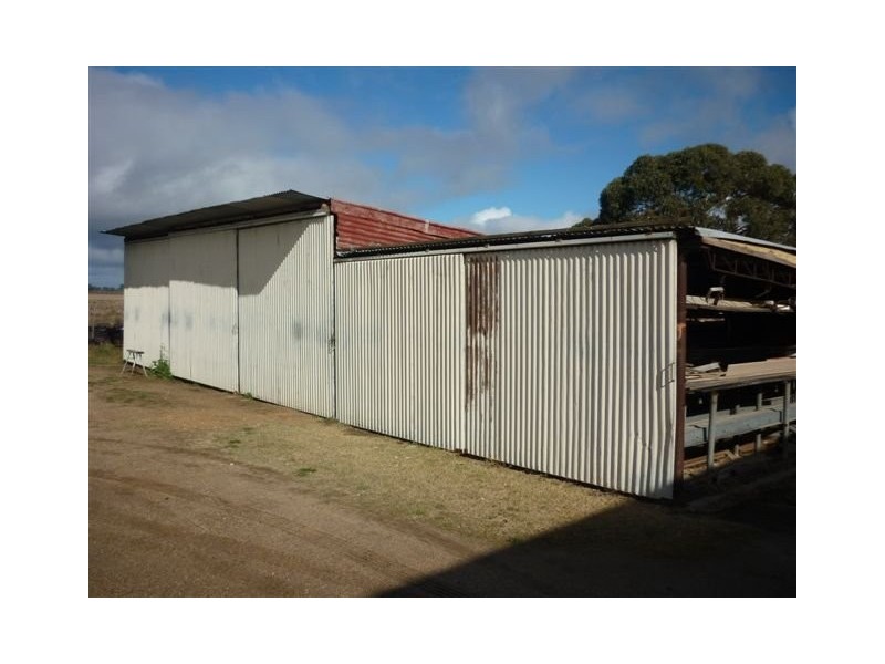 27 Dimboola Road, Warracknabeal VIC 3393