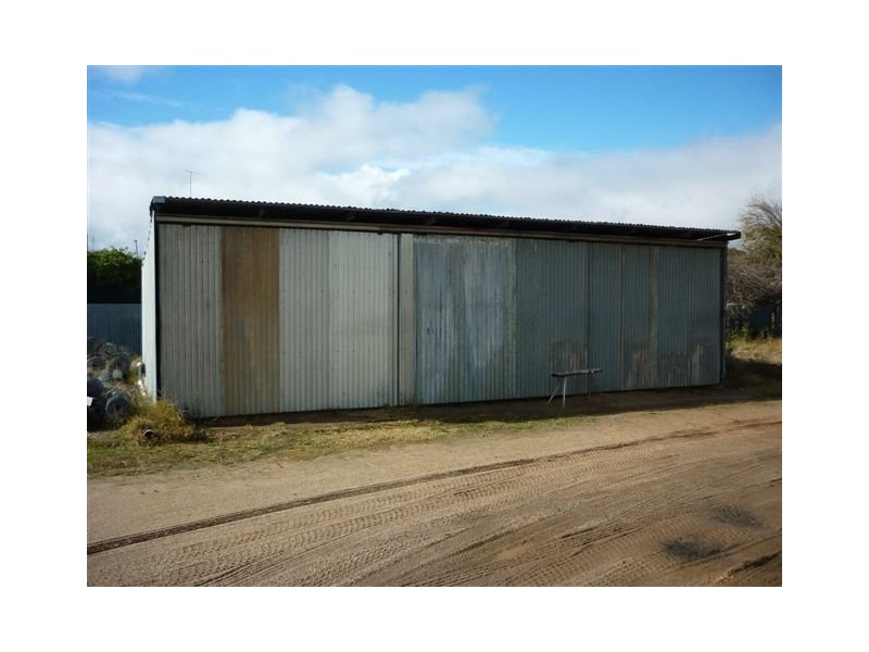 27 Dimboola Road, Warracknabeal VIC 3393