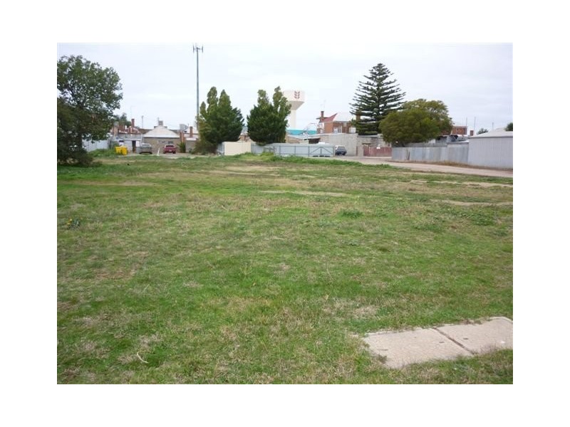 31 Jamouneau Street, Warracknabeal VIC 3393