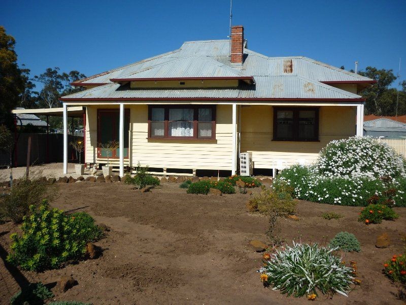 7 Gould Street, Warracknabeal VIC 3393