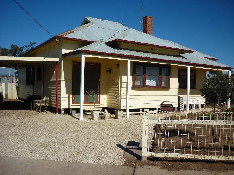 7 Gould Street, Warracknabeal VIC 3393