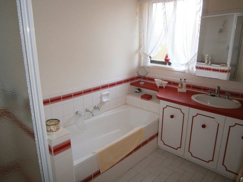 39 McLean Street, Warracknabeal VIC 3393