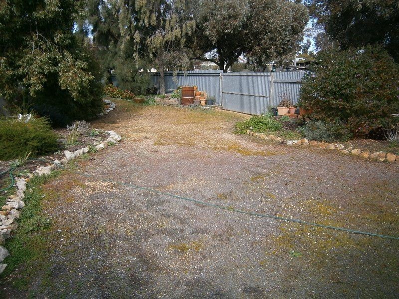 39 McLean Street, Warracknabeal VIC 3393