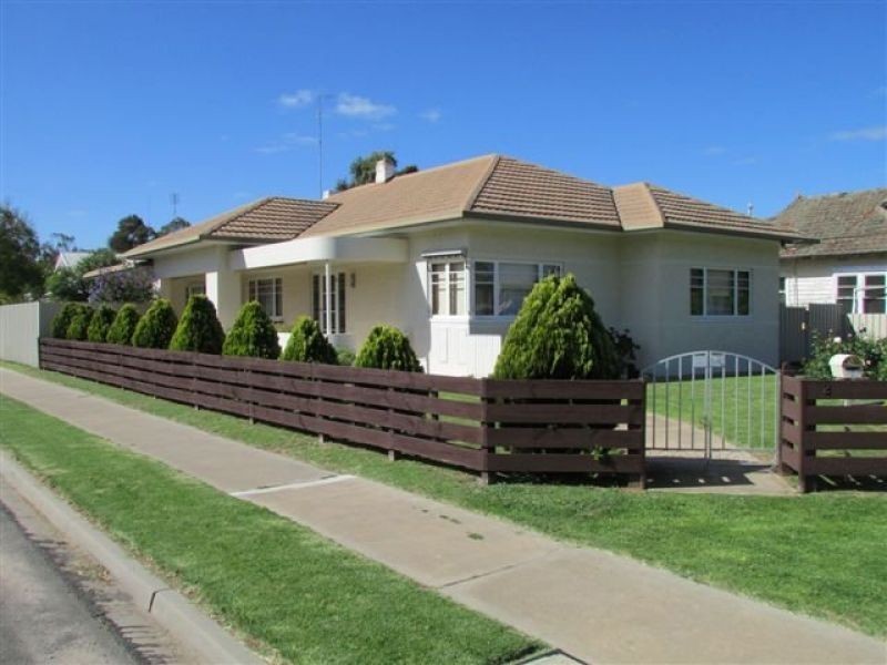 2 Woolcock Street, Warracknabeal VIC 3393