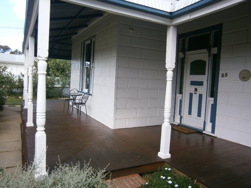 35 Gardiner Street, Warracknabeal VIC 3393