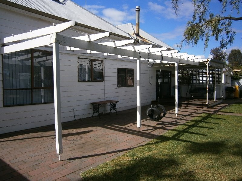 35 Gardiner Street, Warracknabeal VIC 3393