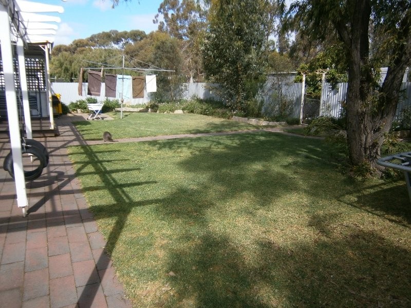 35 Gardiner Street, Warracknabeal VIC 3393
