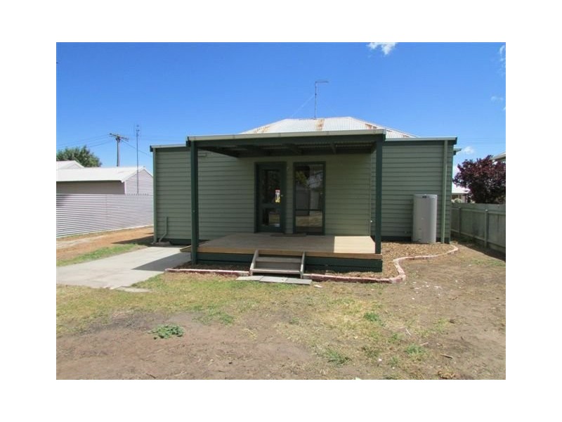 61 Jamouneau Street, Warracknabeal VIC 3393