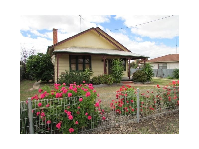 19 Devereux Street, Warracknabeal VIC 3393