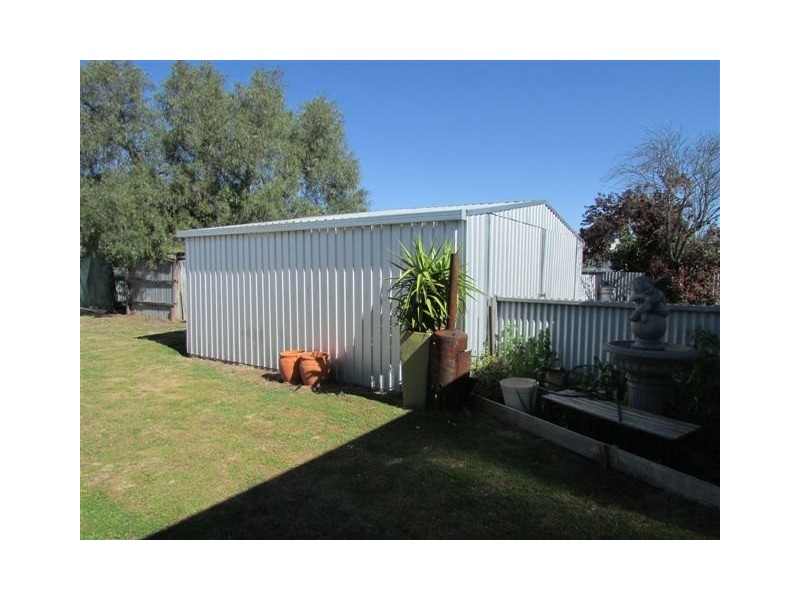 19 Devereux Street, Warracknabeal VIC 3393