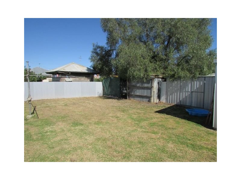 19 Devereux Street, Warracknabeal VIC 3393