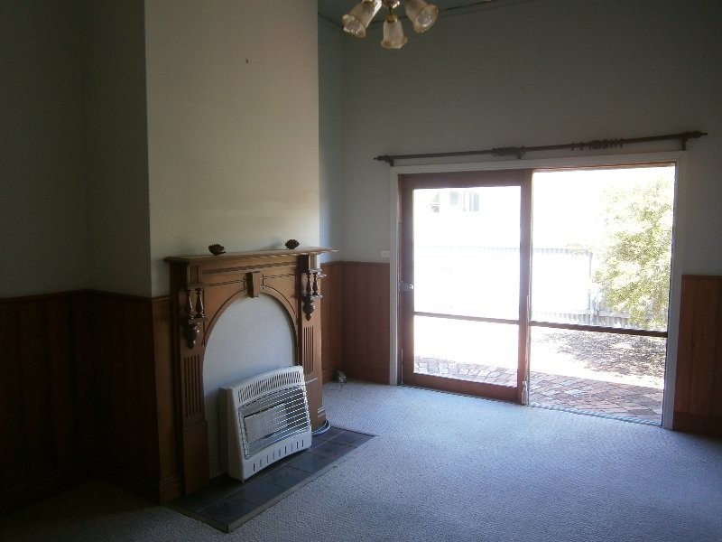 34 Campbell Street, Warracknabeal VIC 3393