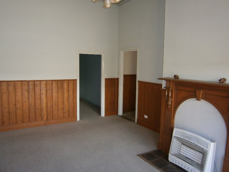 34 Campbell Street, Warracknabeal VIC 3393