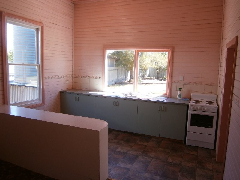 34 Campbell Street, Warracknabeal VIC 3393