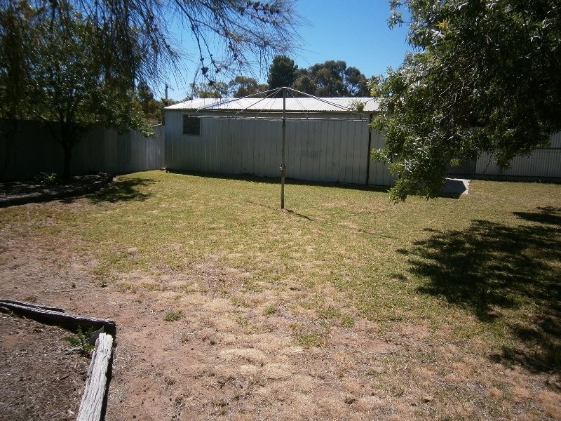 34 Campbell Street, Warracknabeal VIC 3393