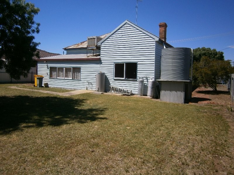 34 Campbell Street, Warracknabeal VIC 3393