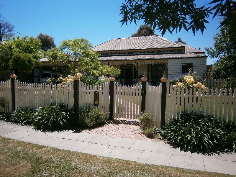 40 Woolcock Street, Warracknabeal VIC 3393