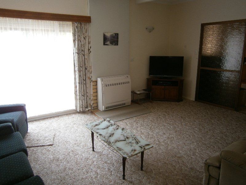 3 Tobruk Avenue, Warracknabeal VIC 3393