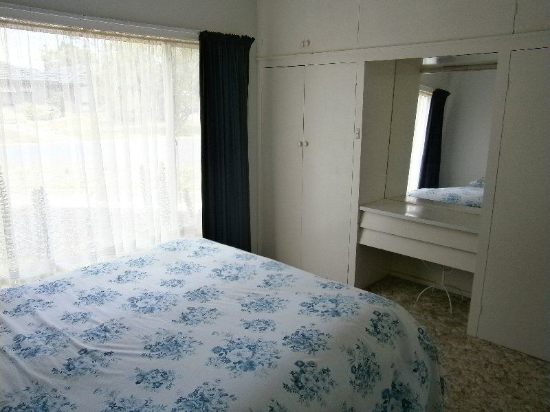 3 Tobruk Avenue, Warracknabeal VIC 3393