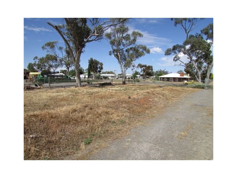 47 Thomas Street, Warracknabeal VIC 3393