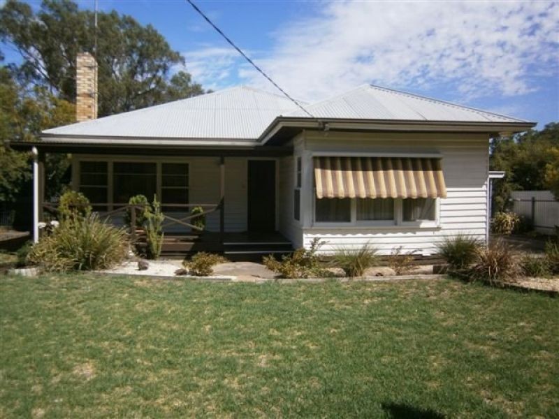 112 Craig Avenue, Warracknabeal VIC 3393