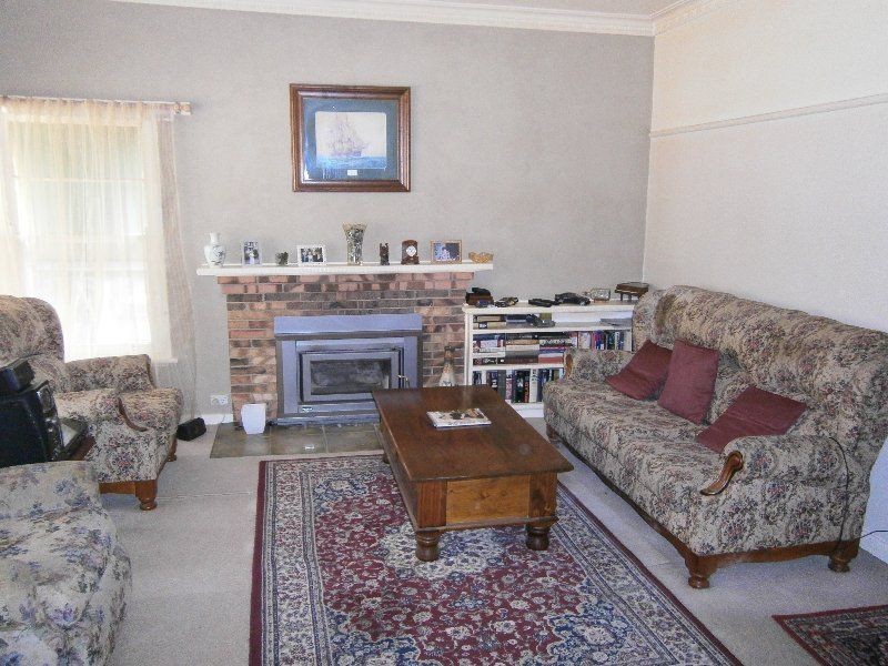 112 Craig Avenue, Warracknabeal VIC 3393