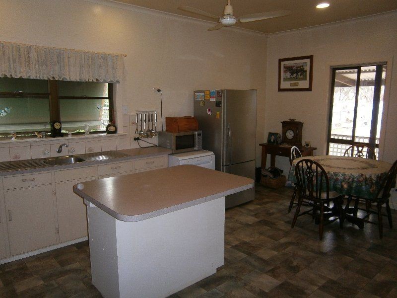 112 Craig Avenue, Warracknabeal VIC 3393