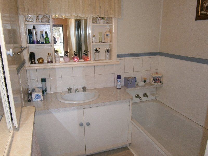 112 Craig Avenue, Warracknabeal VIC 3393