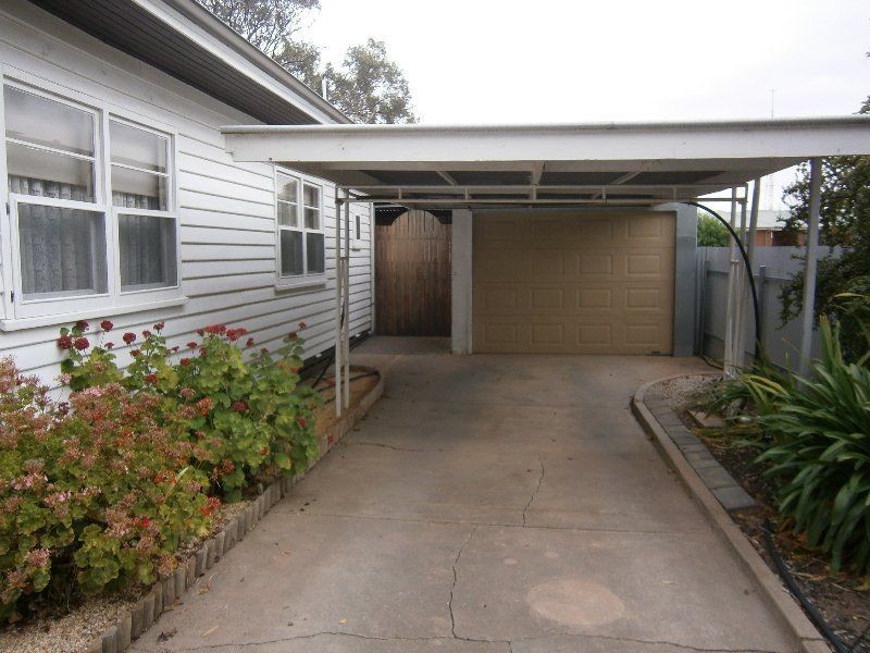 112 Craig Avenue, Warracknabeal VIC 3393